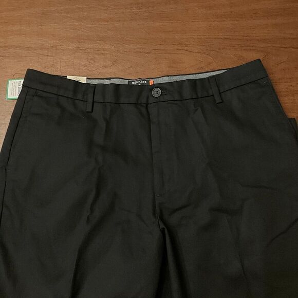 Dockers Signature Iron Free Khaki Pants Classic Fit Black Men's Size 38 x 29 - Picture 3 of 5